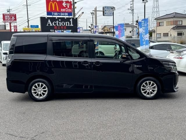 TOYOTA VOXY 2015 Image 31