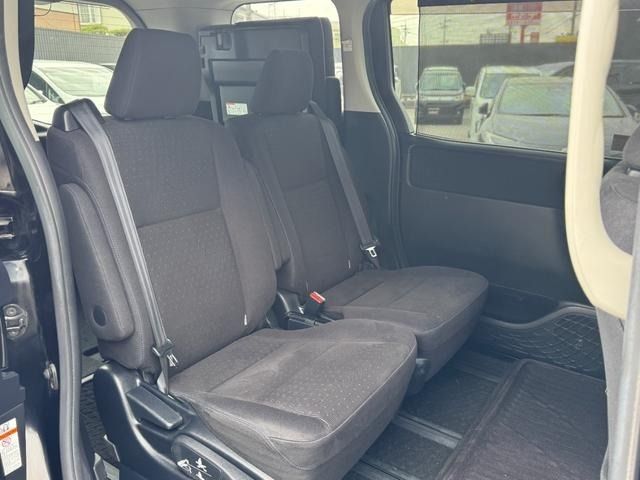 TOYOTA VOXY 2015 Image 31