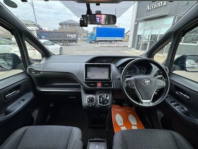 TOYOTA VOXY 2015 Image 31
