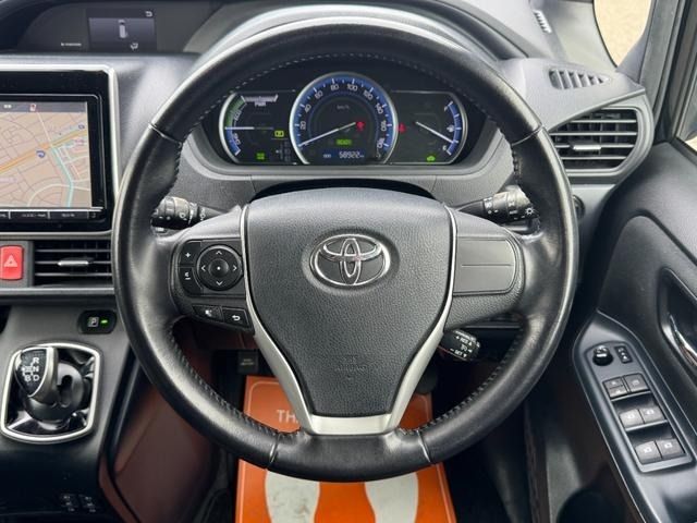 TOYOTA VOXY 2015 Image 31