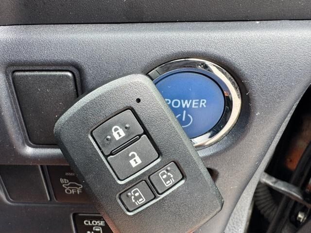 TOYOTA VOXY 2015 Image 31