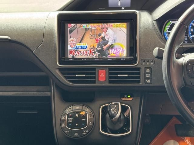 TOYOTA VOXY 2015 Image 31