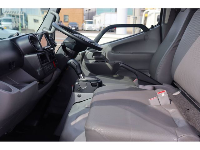 HINO DUTRO 2024 Image 31