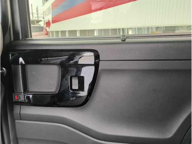 HONDA N BOX CUSTOM 2021 Image 31