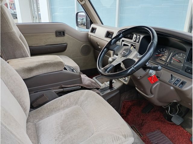 NISSAN CARAVAN COACH 4WD 1992 Image 31