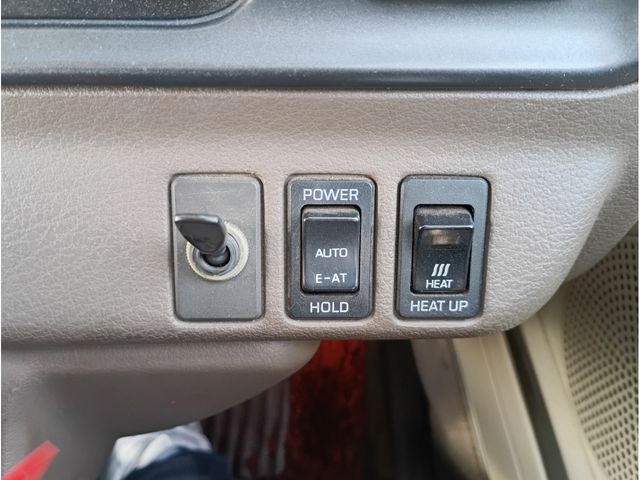 NISSAN CARAVAN COACH 4WD 1992 Image 31