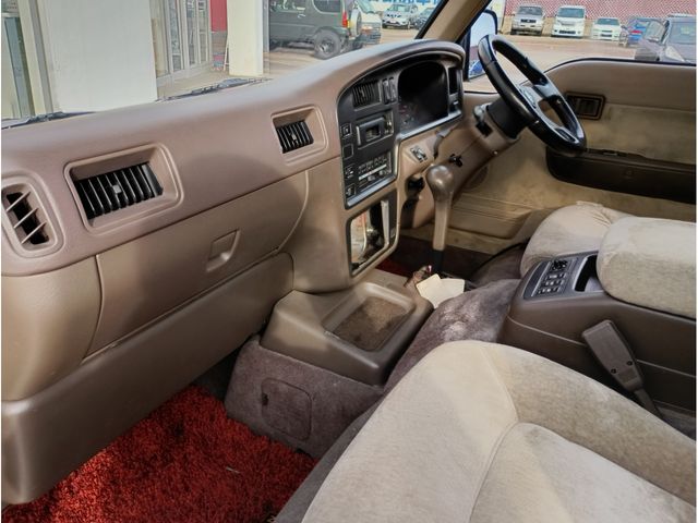 NISSAN CARAVAN COACH 4WD 1992 Image 31