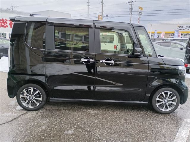 HONDA N BOX CUSTOM 2024 Image 31