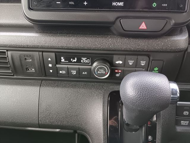 HONDA N BOX CUSTOM 2024 Image 31