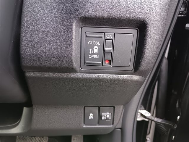 HONDA N BOX CUSTOM 2024 Image 31