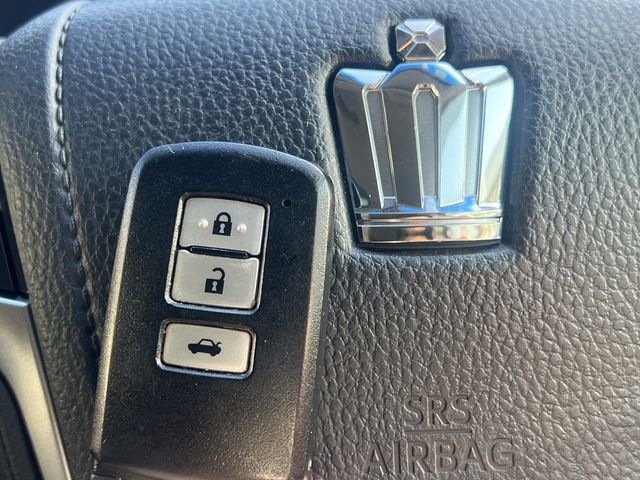 TOYOTA CROWN SEDAN HYBRID 2014 Image 31