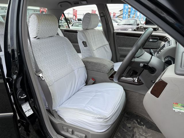 TOYOTA CROWN MAJESTA 2003 Image 31