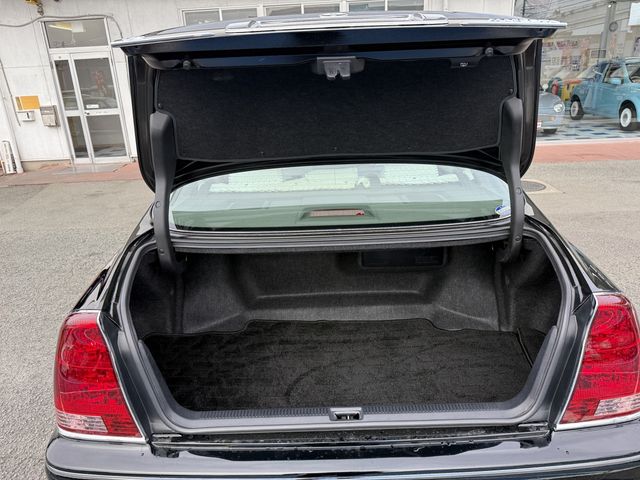 TOYOTA CROWN MAJESTA 2003 Image 31