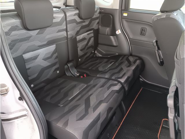 DAIHATSU TANTO FAN CROSS 2022 Image 31