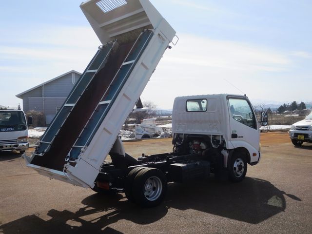 HINO DUTRO 2011 Image 31