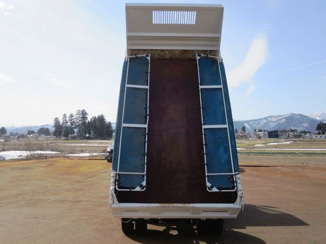 HINO DUTRO 2011 Image 31