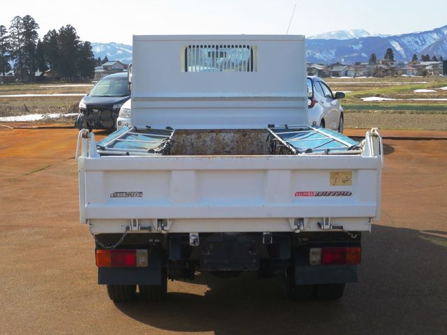 HINO DUTRO 2011 Image 31