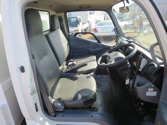 HINO DUTRO 2011 Image 31