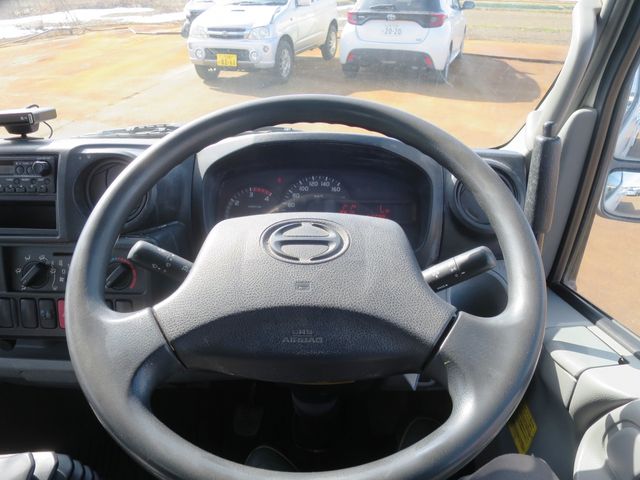 HINO DUTRO 2011 Image 31