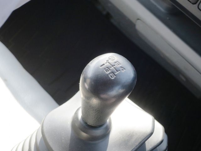 HINO DUTRO 2011 Image 31