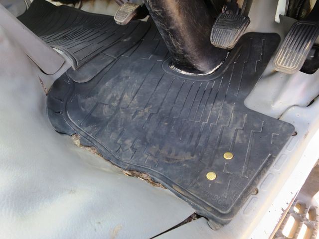 HINO DUTRO 2011 Image 31