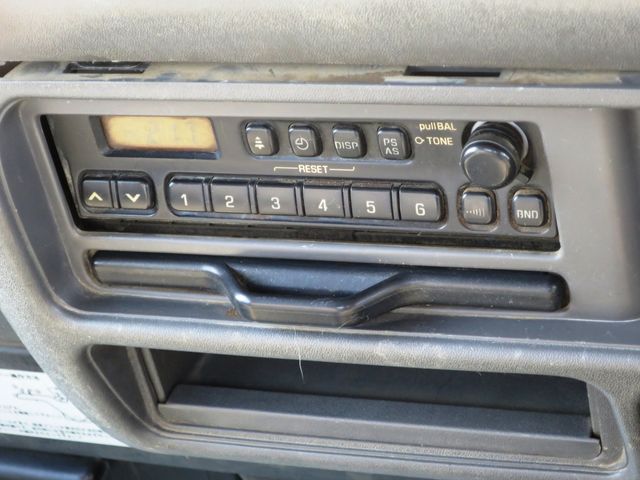 ISUZU ELF 2002 Image 31