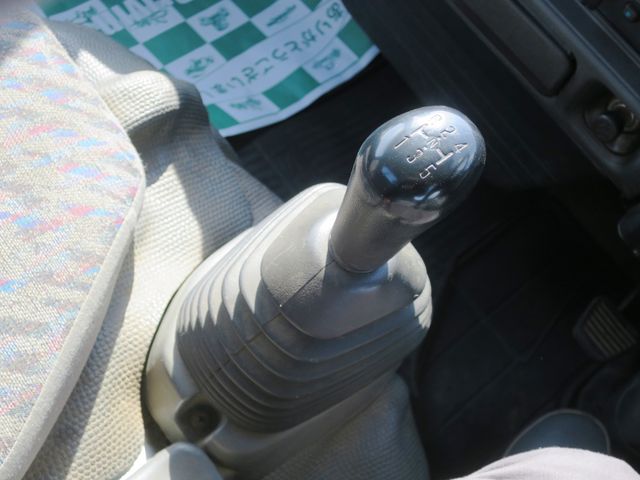 ISUZU ELF 2002 Image 31