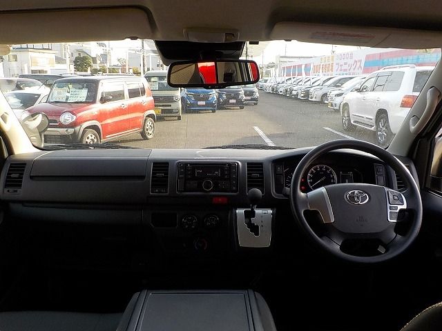 TOYOTA HIACE VAN 1.25T 2WD 2021 Image 31