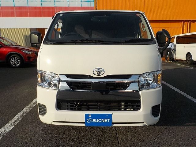 TOYOTA HIACE VAN 1.25T 2WD 2021 Image 31