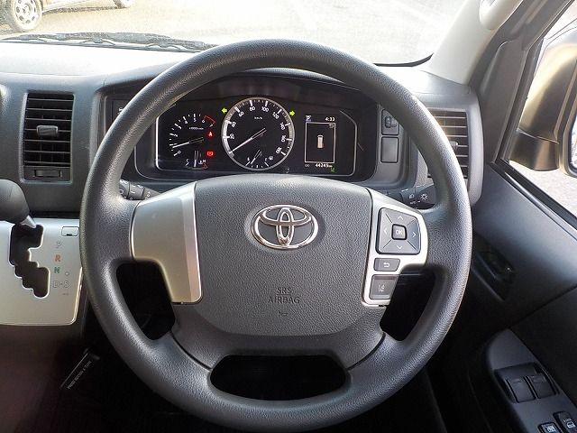 TOYOTA HIACE VAN 1.25T 2WD 2021 Image 31