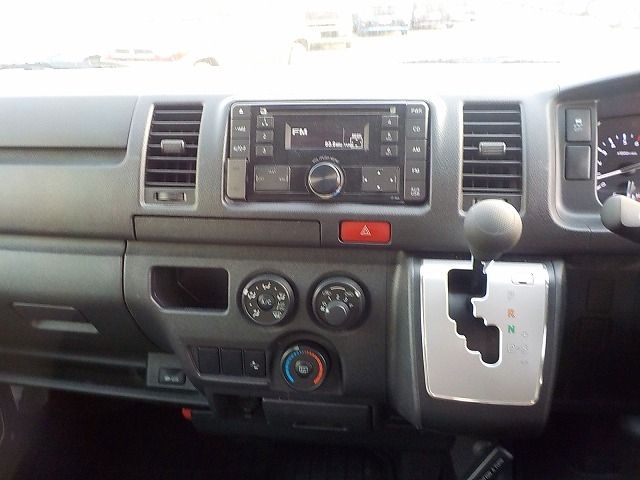 TOYOTA HIACE VAN 1.25T 2WD 2021 Image 31