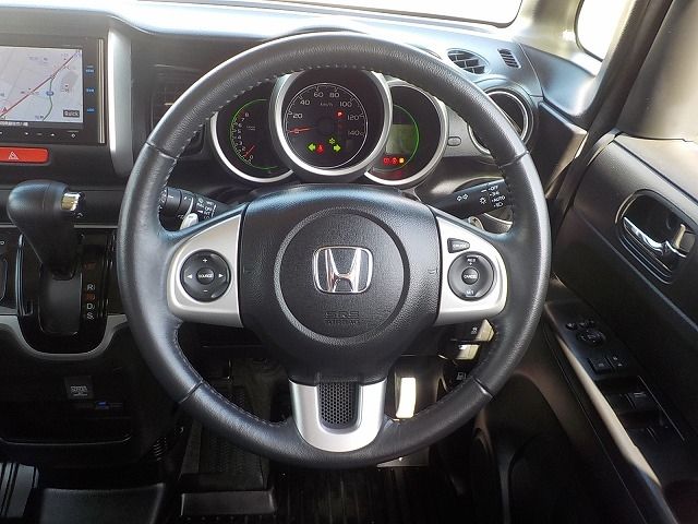 HONDA N BOX 2014 Image 31