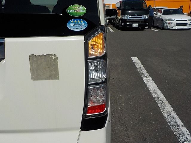 HONDA N BOX 2014 Image 31