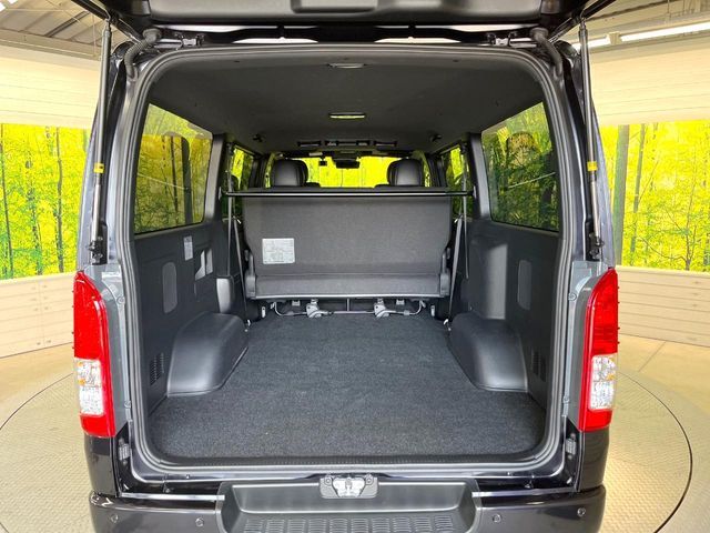 TOYOTA HIACE VAN 2WD 2025 Image 31