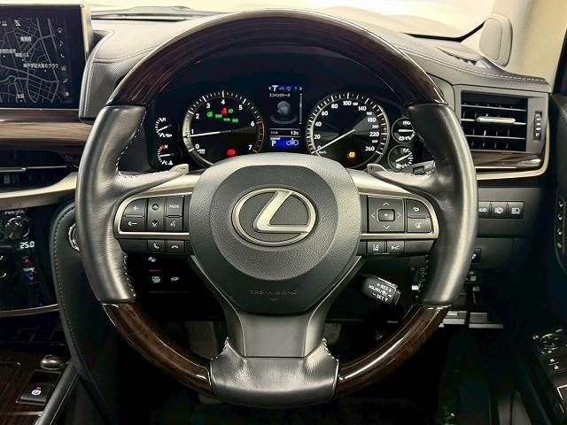 TOYOTA LEXUS LX570 AWD 2016 Image 31