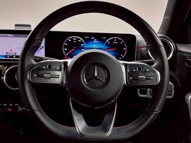 MERCEDES BENZ A CLAS 2019 Image 31