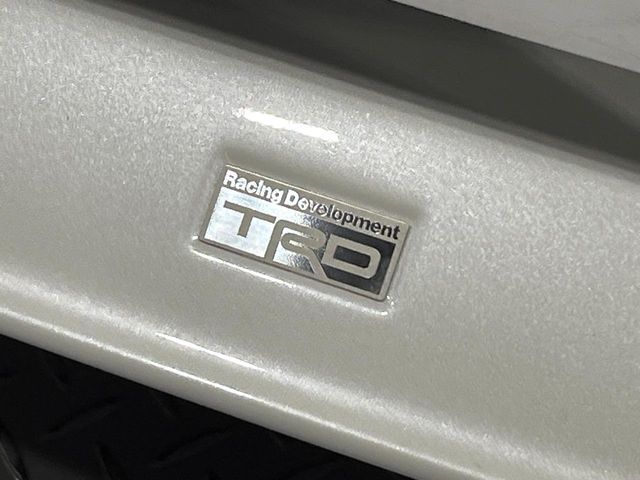 TOYOTA PRIUS PHV 2018 Image 31