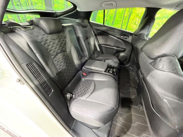 TOYOTA PRIUS PHV 2018 Image 31