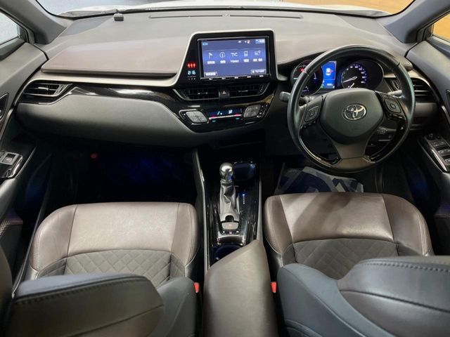 TOYOTA C-HR 2018 Image 31