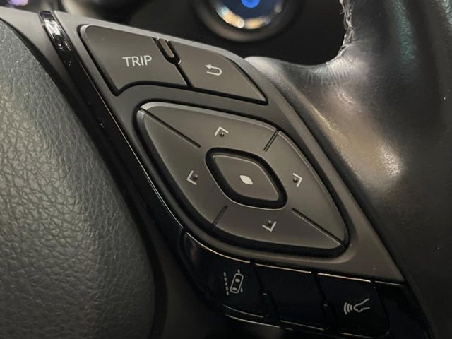 TOYOTA C-HR 2018 Image 31