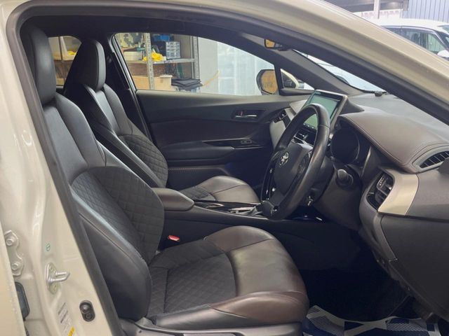 TOYOTA C-HR 2018 Image 31