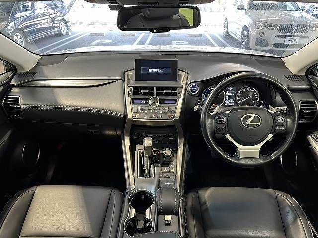 TOYOTA LEXUS NX300H 2016 Image 31