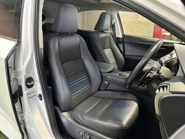 TOYOTA LEXUS NX300H 2016 Image 31