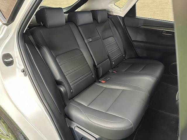 TOYOTA LEXUS NX300H 2016 Image 31