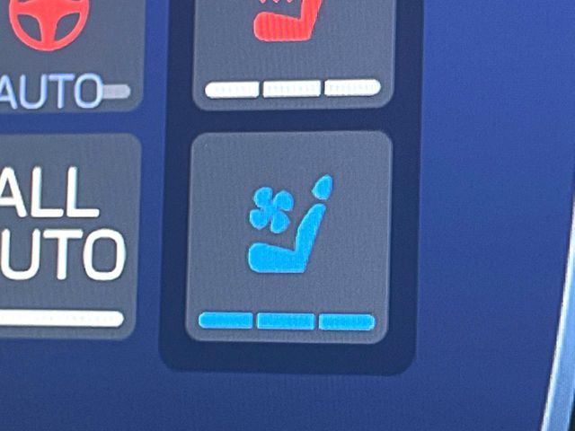 TOYOTA CROWN SEDAN HYBRID 2022 Image 31