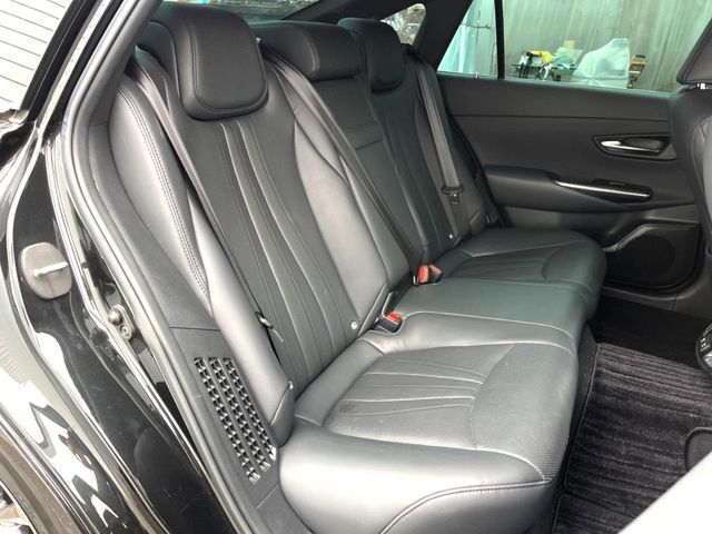 TOYOTA CROWN SEDAN HYBRID 2022 Image 31