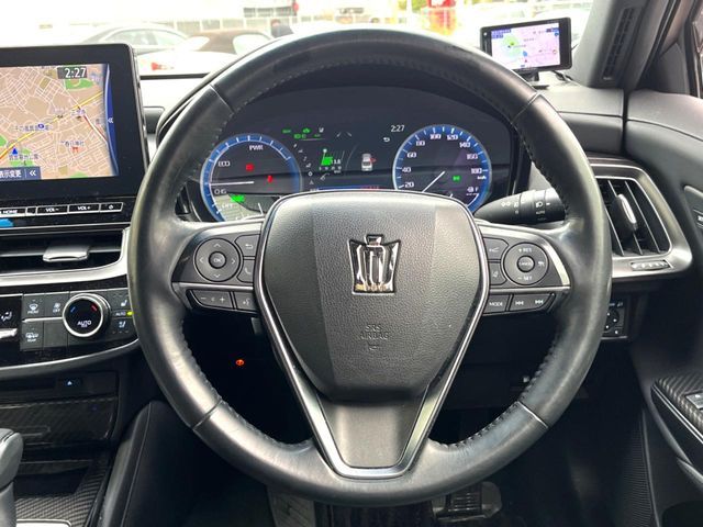 TOYOTA CROWN SEDAN HYBRID 2022 Image 31