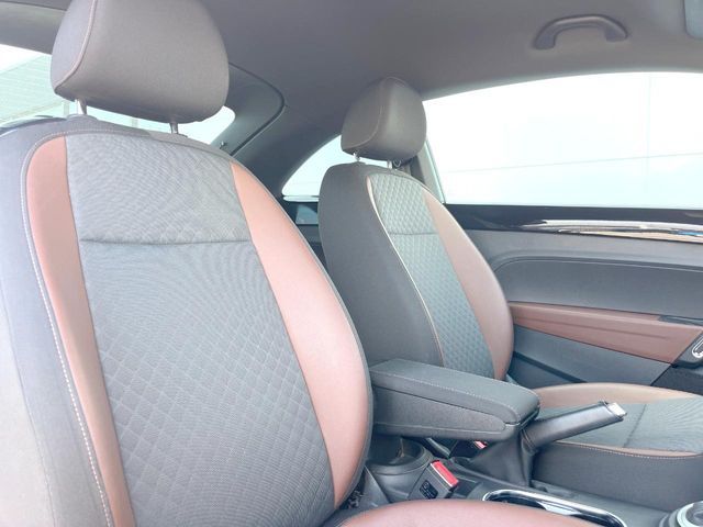 VOLKSWAGEN THE BEETL 2016 Image 31