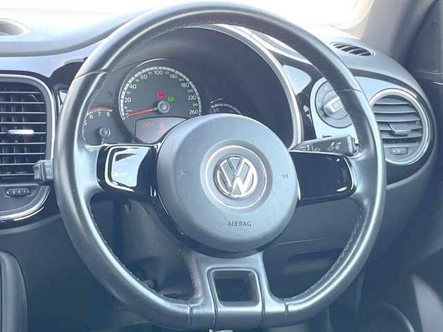 VOLKSWAGEN THE BEETL 2016 Image 31