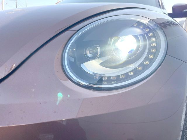 VOLKSWAGEN THE BEETL 2016 Image 31